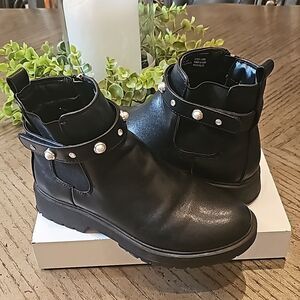 Black chelsea boots size 1 girls ankle strap